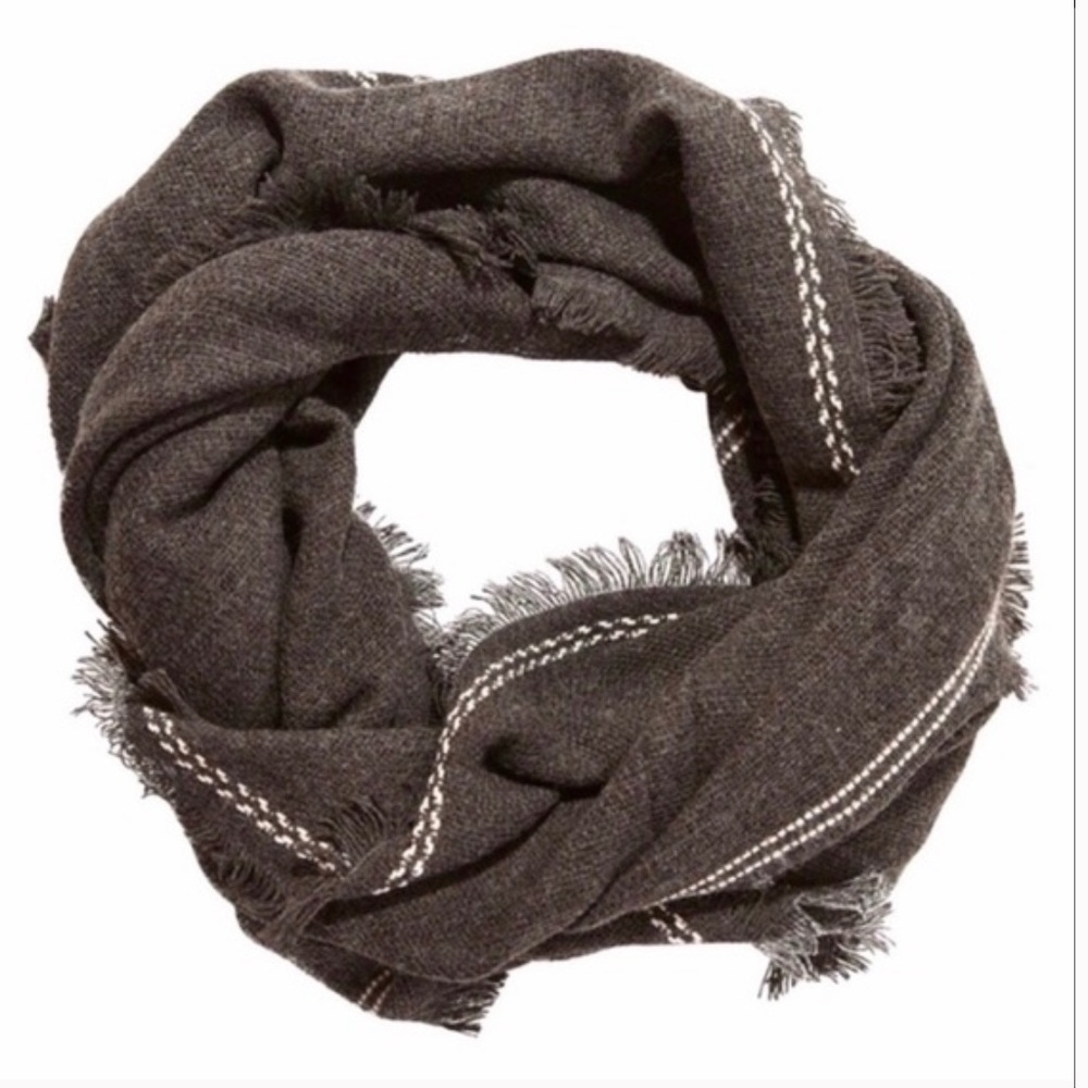 Olive & Pique Blanket Scarf - NWT